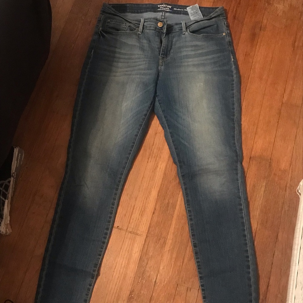 Signature by Levi Medium Wash Skinny Jeans
